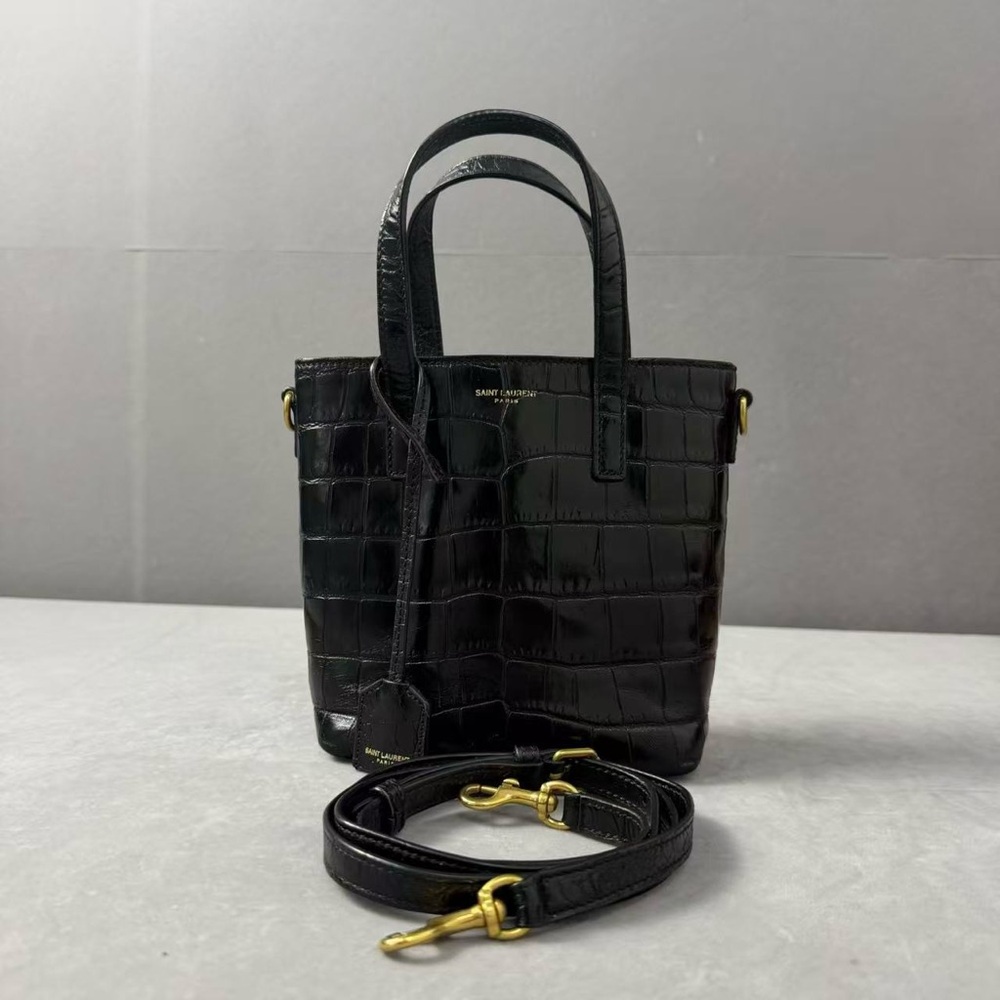 ❌sold❌Authentic Saint Laurent Black Croc-Embossed Tote